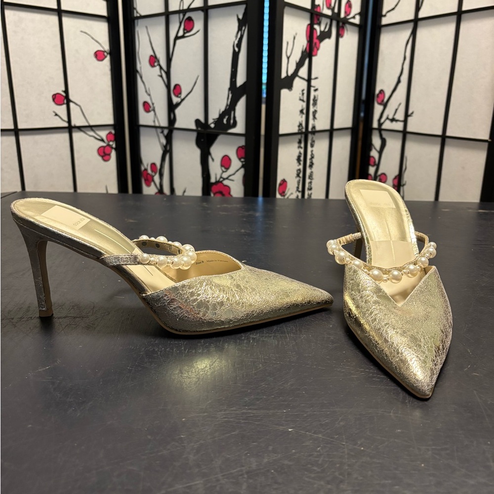 Elegant Gold Heels with Pearl Detail